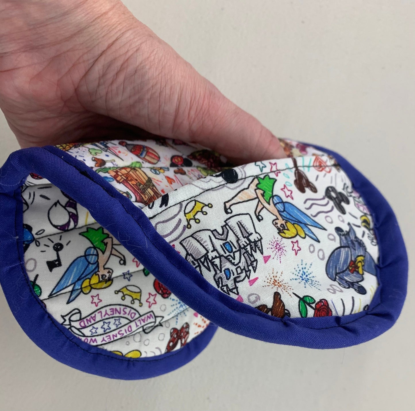 Set of oven finger mitts