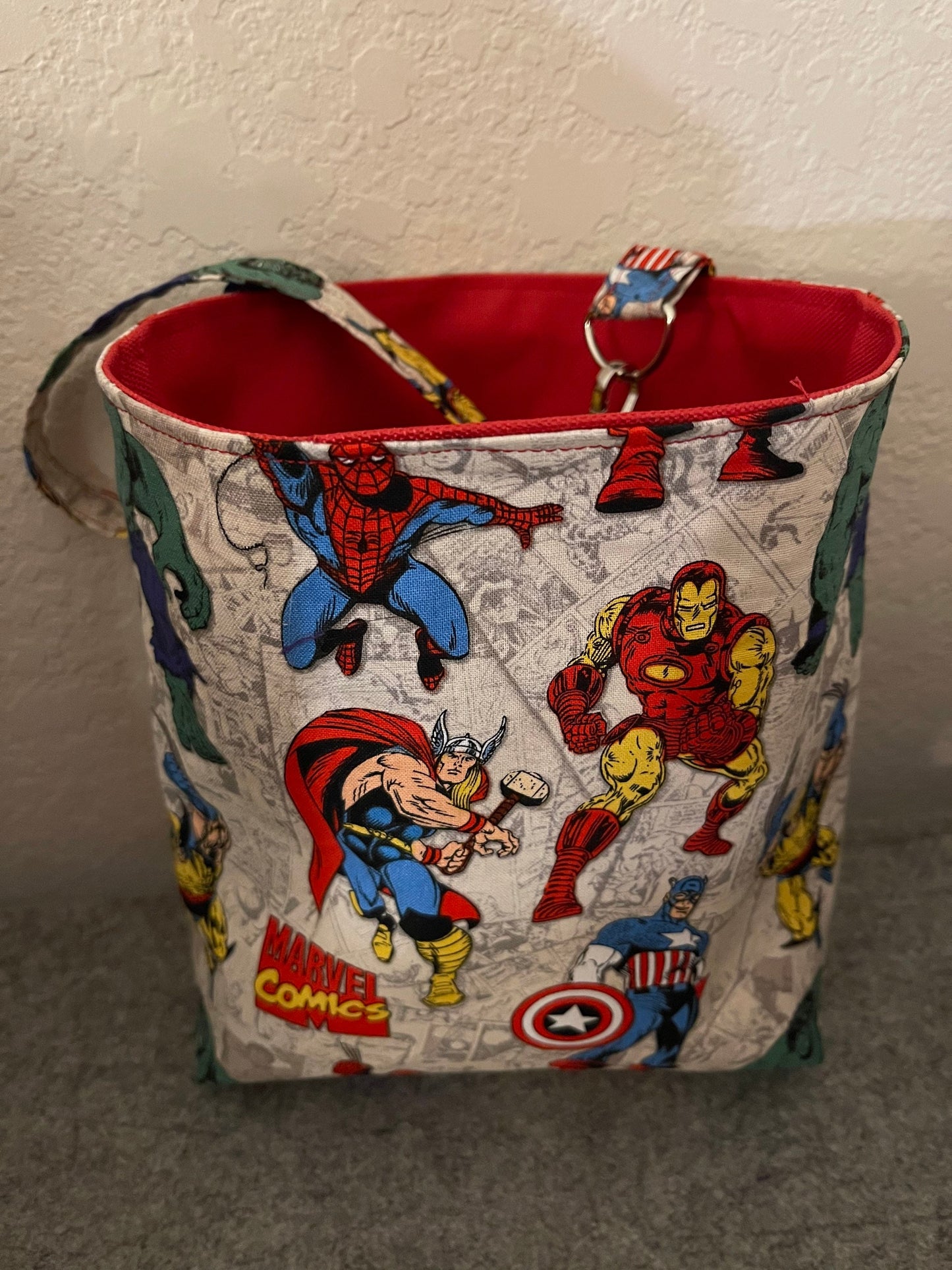 Car trash bag with waterproof fabric lining